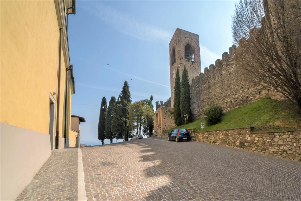 Gardappartamenti Castle Bell Moniga del Garda Exteriör bild
