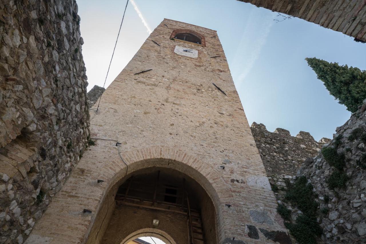 Gardappartamenti Castle Bell Moniga del Garda Exteriör bild